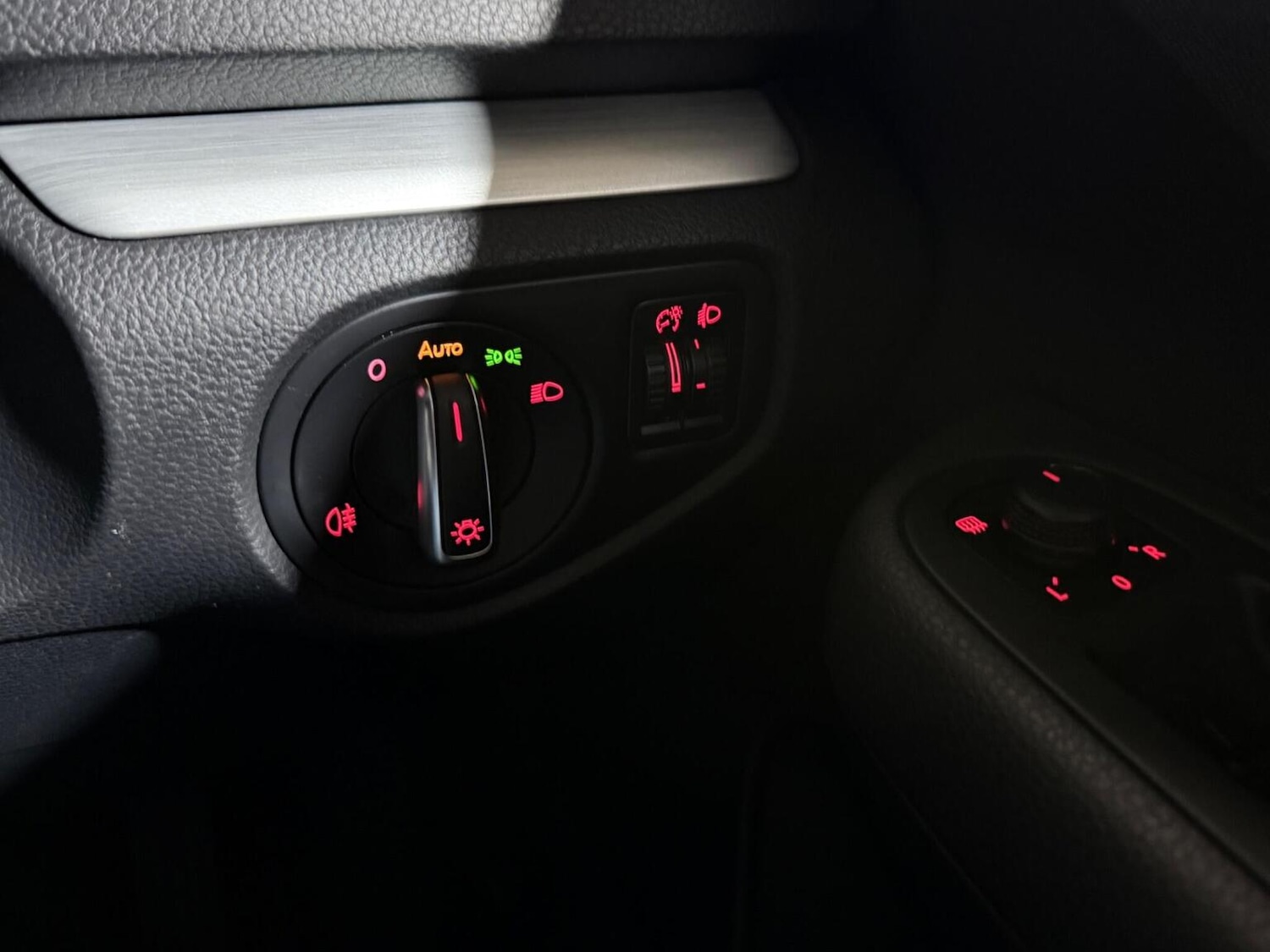 Used Volkswagen Sharan 2017 for sale - 77516140: Photo 40