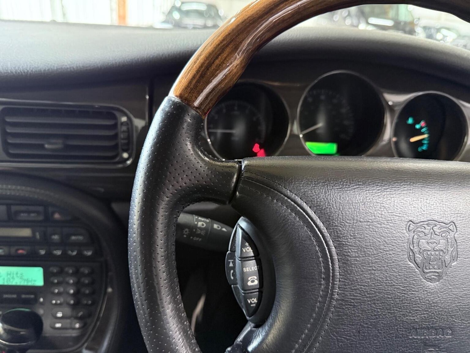 Used Jaguar XJ 1997 for sale - 77464704: Photo 10