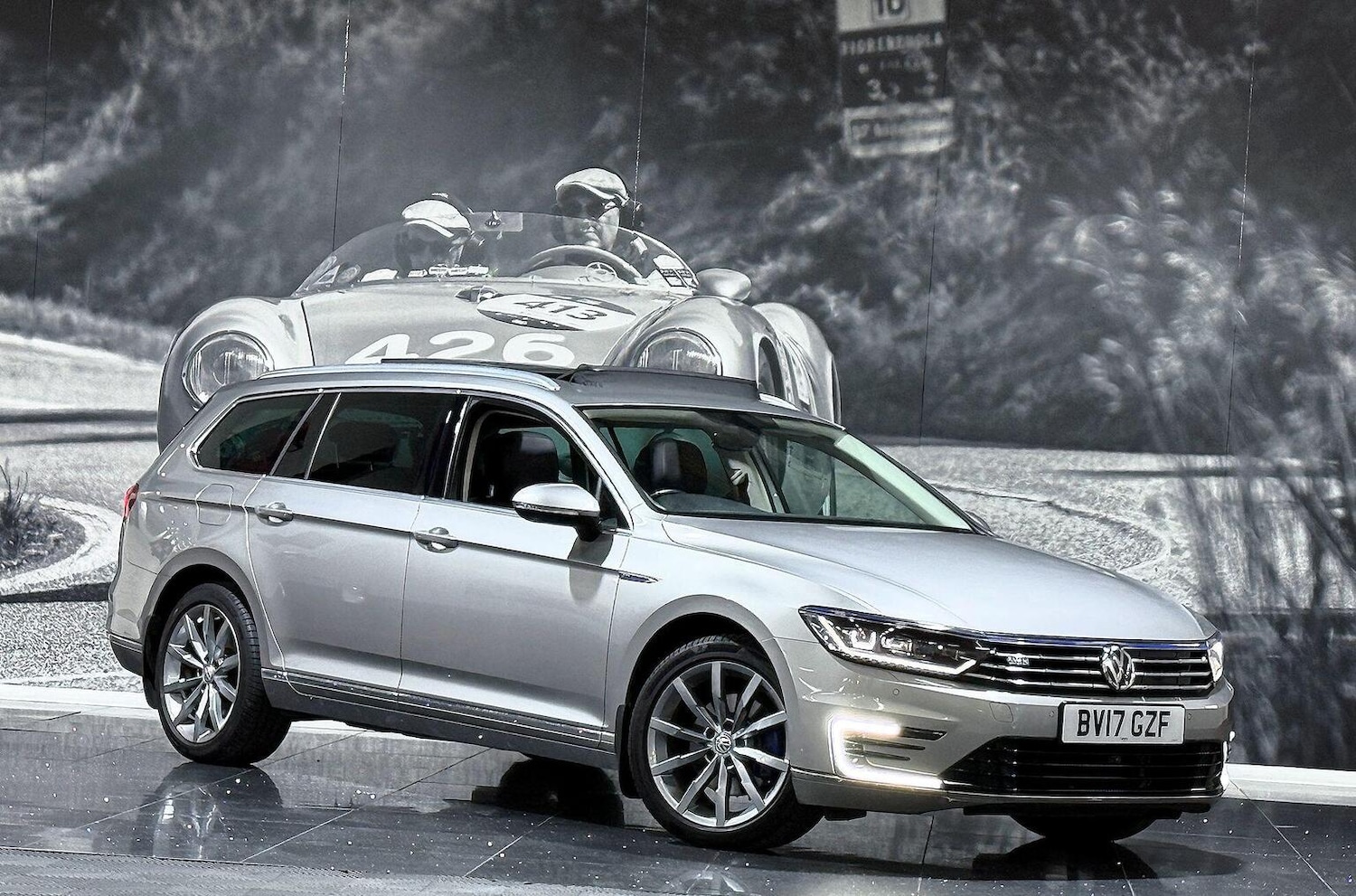 Used Volkswagen Passat 2017 for sale - 76358120: Photo 1