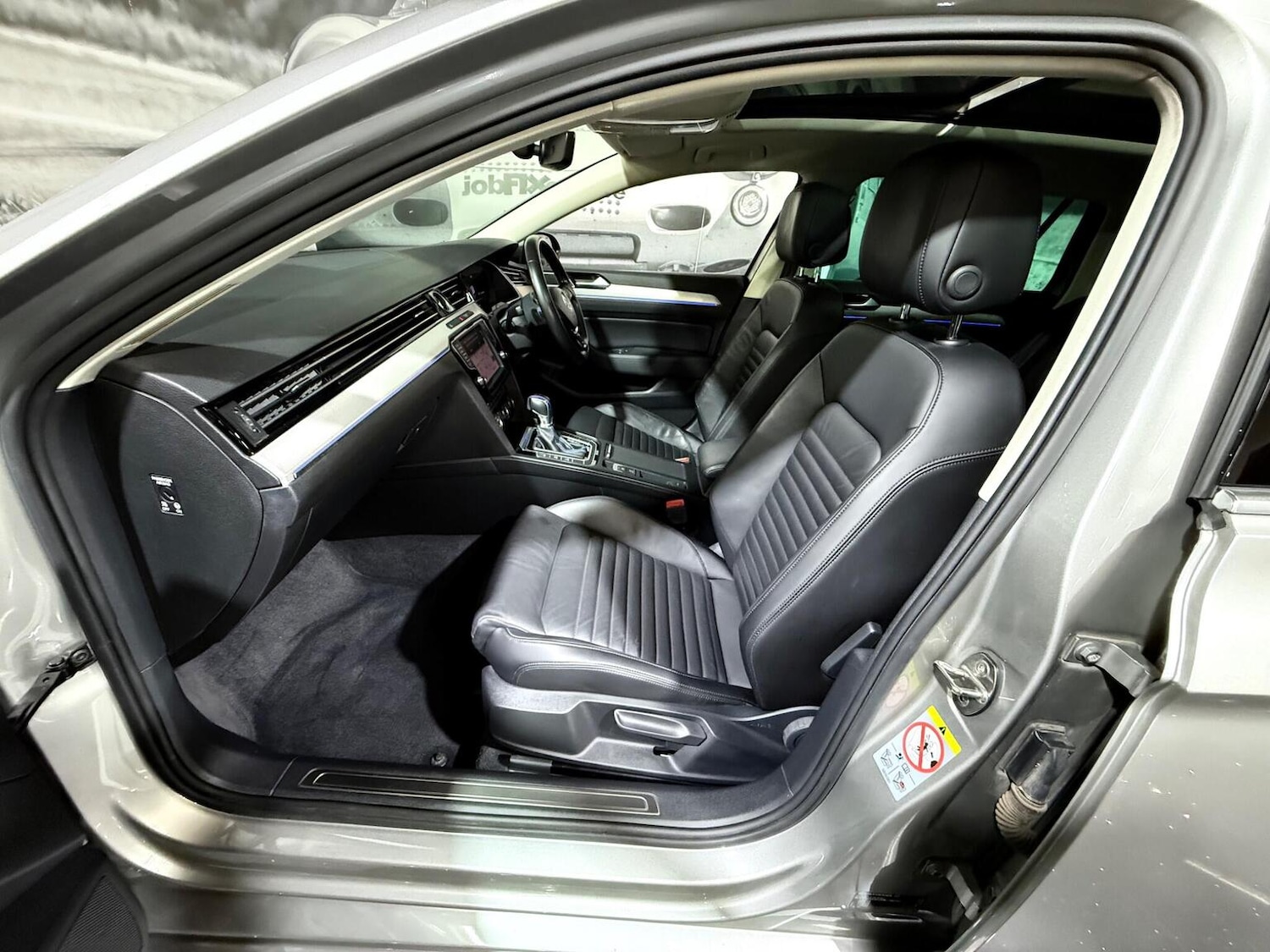 Used Volkswagen Passat 2017 for sale - 76358120: Photo 8