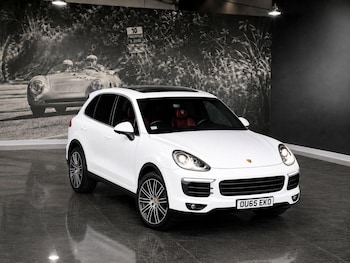 Used Porsche Cayenne 2016 for sale - 79060207: Photo