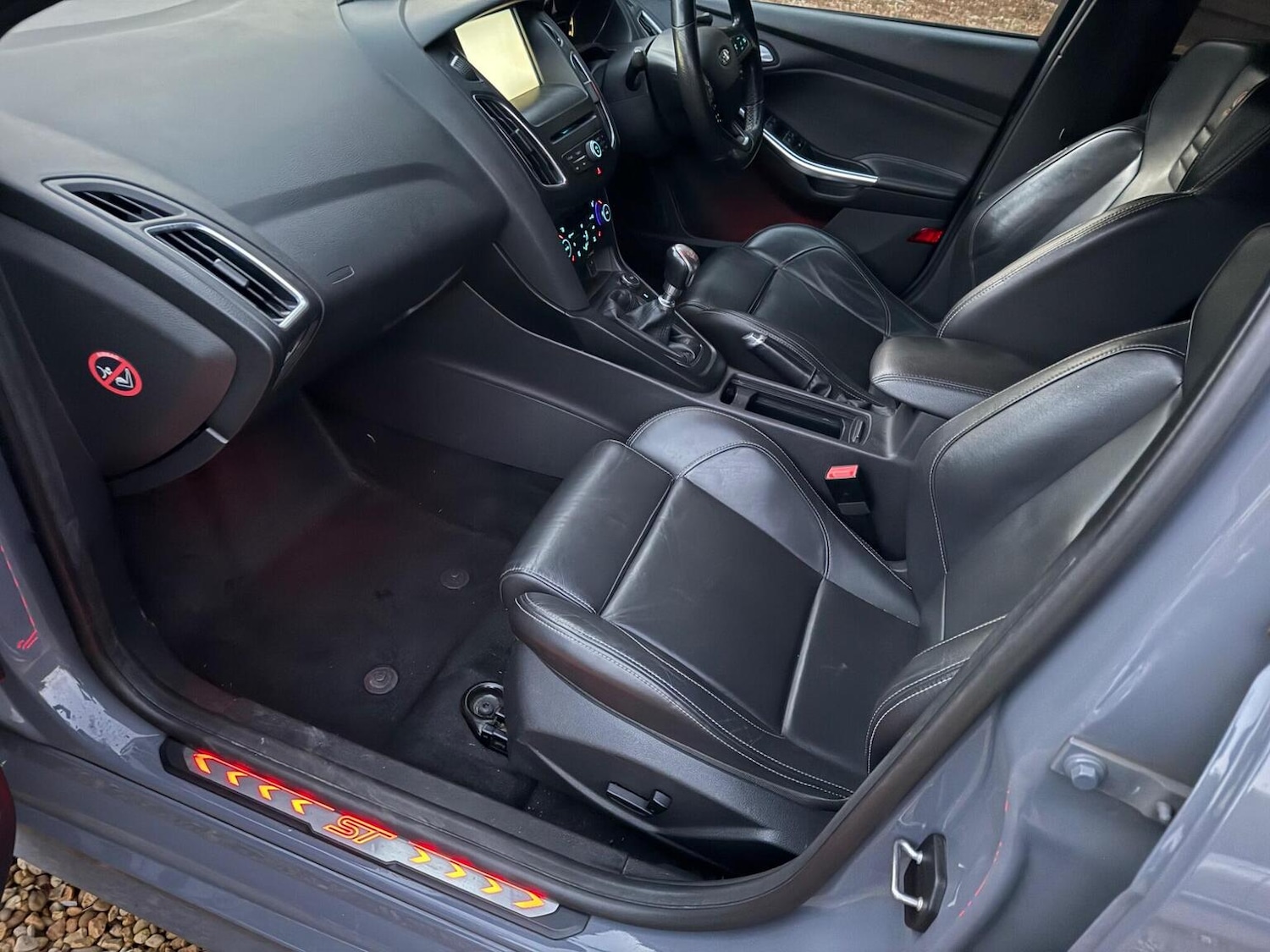 Used Ford Focus 2015 for sale - 76631563: Photo 2