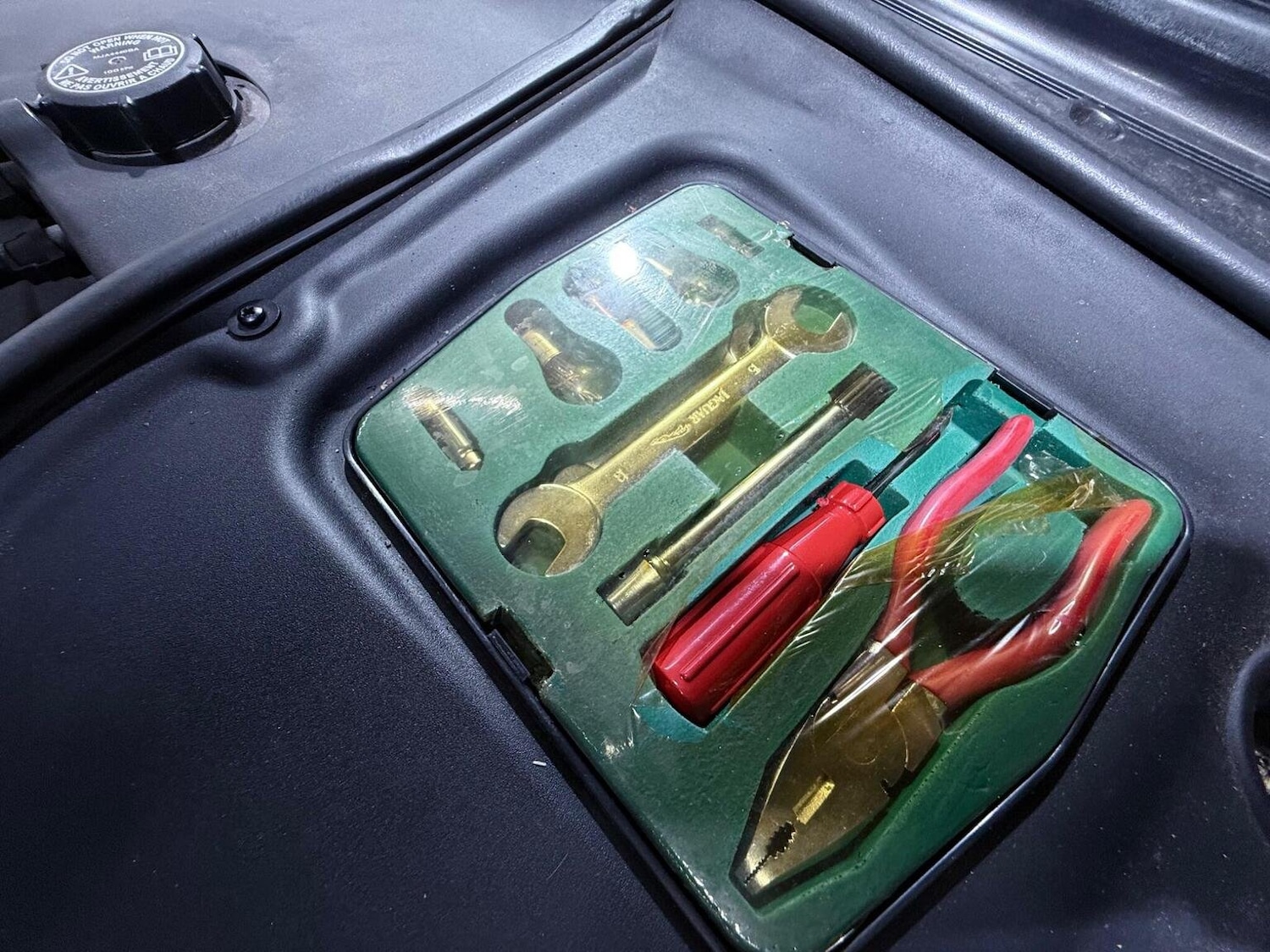 Used Jaguar XJ 1997 for sale - 77906406: Photo 13