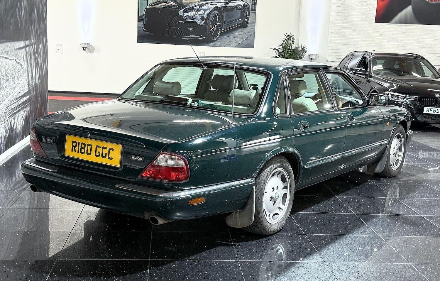 Used Jaguar XJ 1997 for sale - 77906406: Photo 3