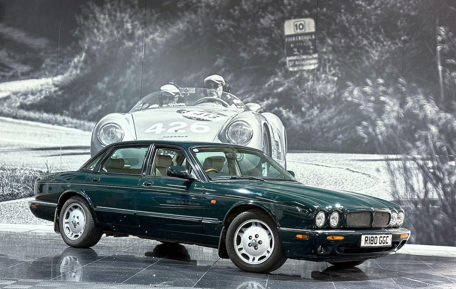 Used Jaguar XJ 1997 for sale - 77906406: Photo 4