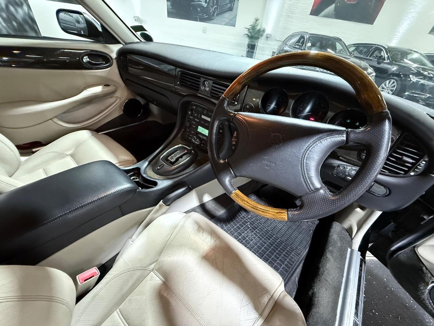 Used Jaguar XJ 1997 for sale - 77906406: Photo 7