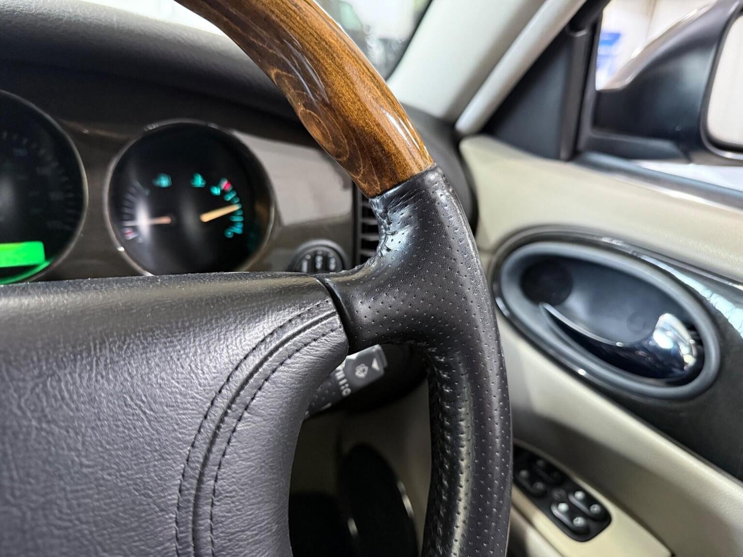 Used Jaguar XJ 1997 for sale - 77906406: Photo 9