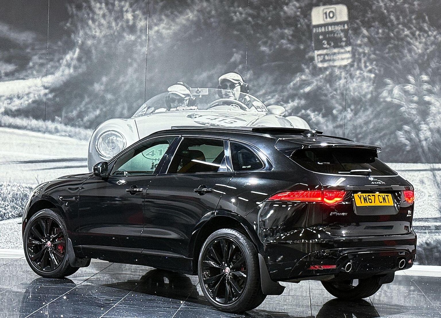 Used Jaguar F-Pace 2017 for sale - 76762157: Photo 3