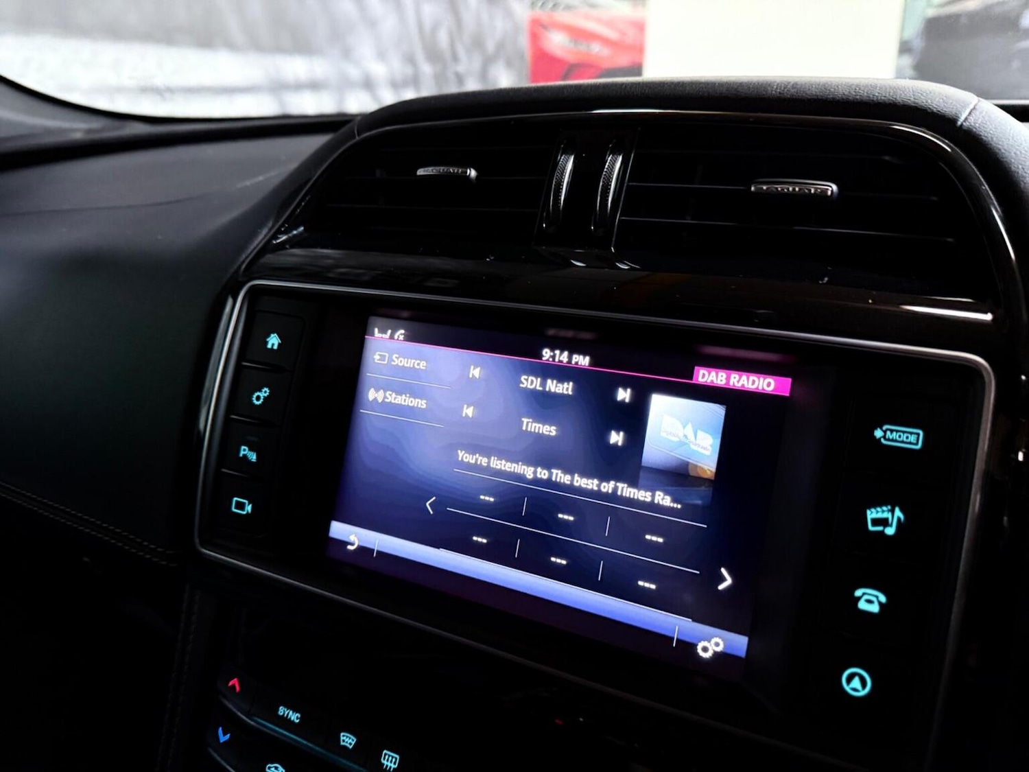 Used Jaguar F-Pace 2017 for sale - 76762157: Photo 31