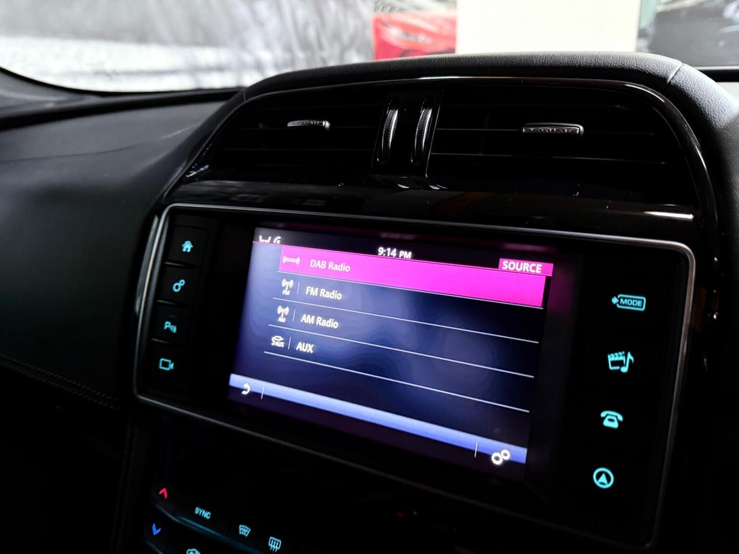 Used Jaguar F-Pace 2017 for sale - 76762157: Photo 33