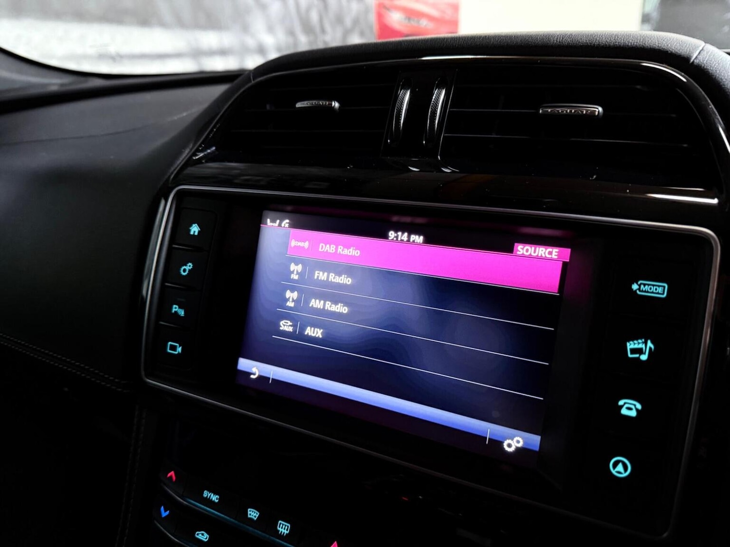 Used Jaguar F-Pace 2017 for sale - 76762157: Photo 34