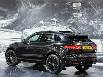 Used Jaguar F-Pace 2017 for sale - 76762157: Photo