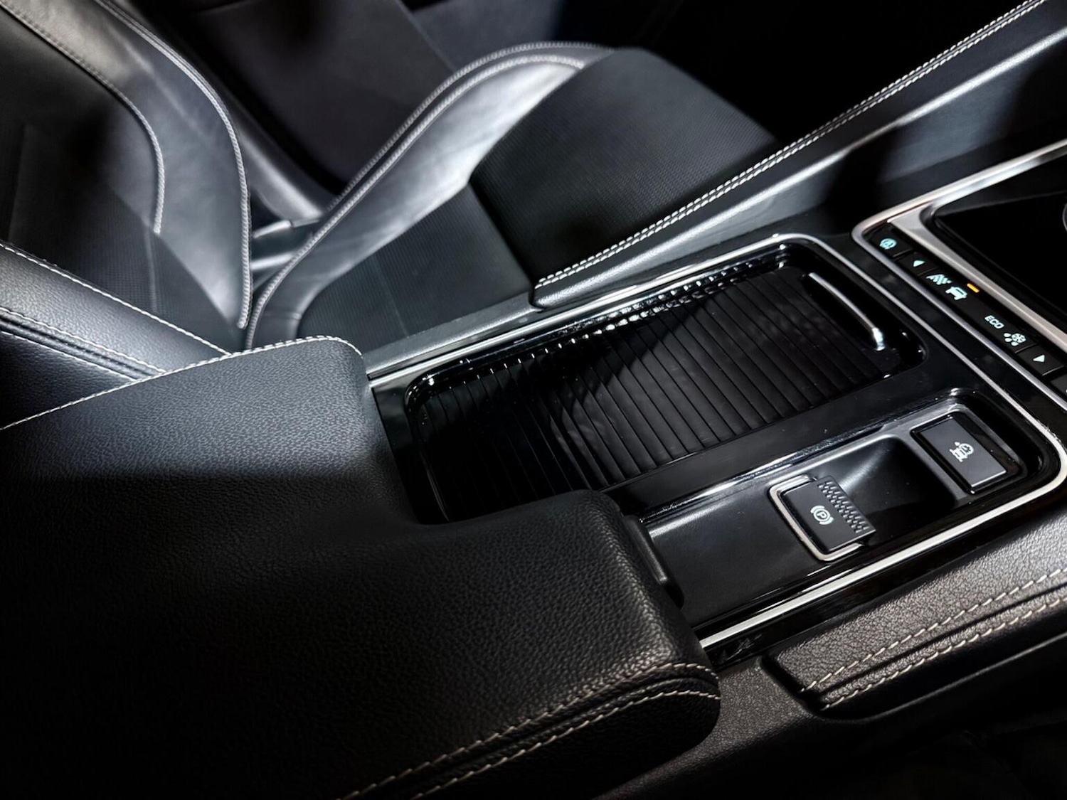 Used Jaguar F-Pace 2017 for sale - 76762157: Photo 43