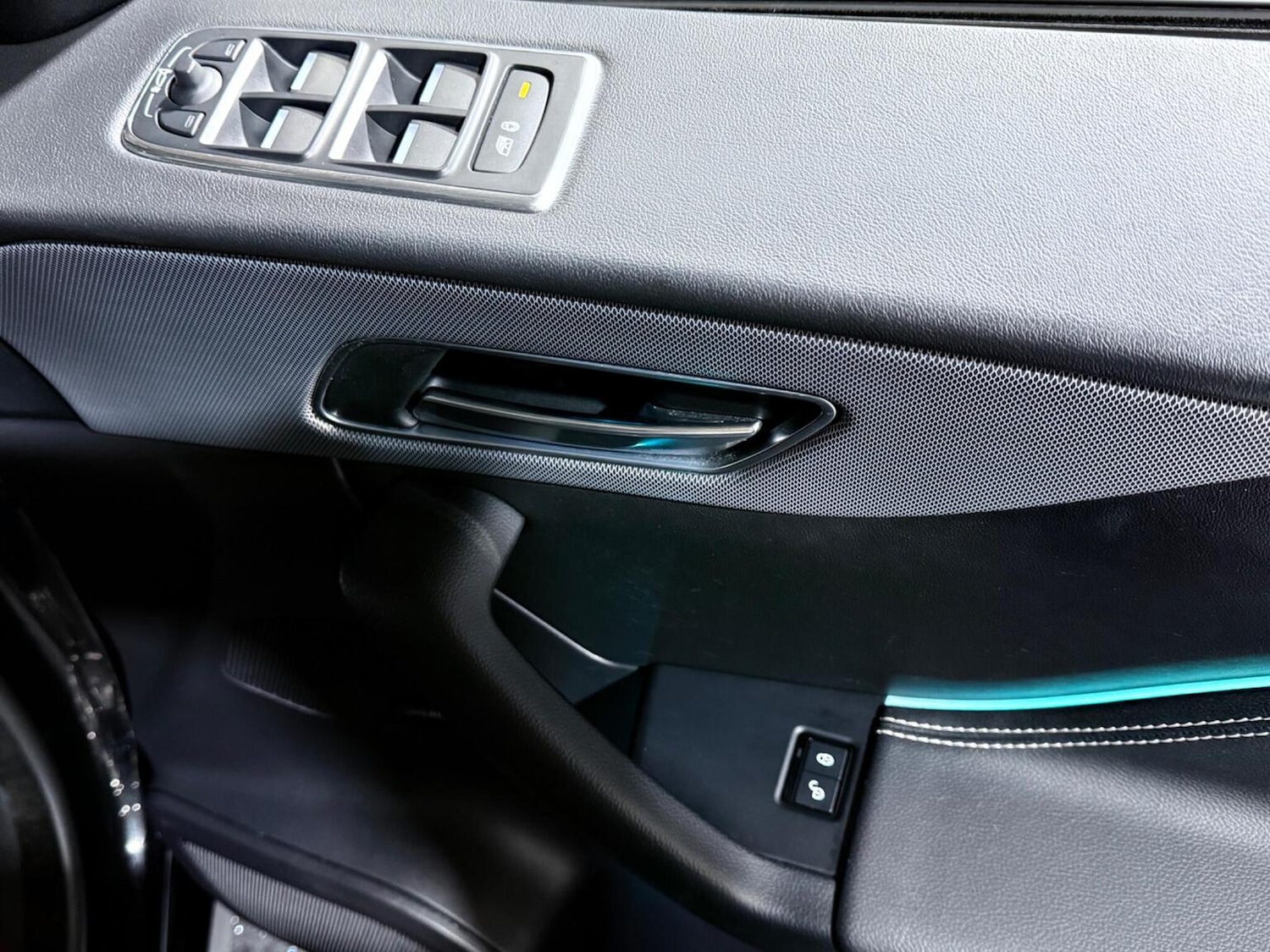 Used Jaguar F-Pace 2017 for sale - 76762157: Photo 46