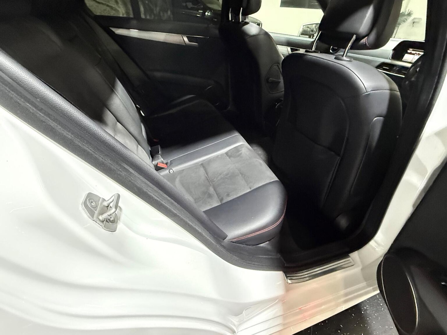 Used Mercedes-Benz C Class 2013 for sale - 76363063: Photo 17