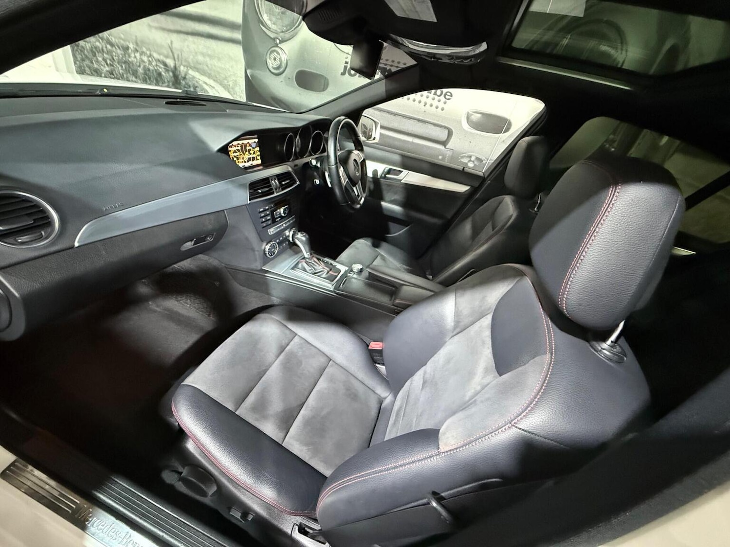 Used Mercedes-Benz C Class 2013 for sale - 76363063: Photo 2