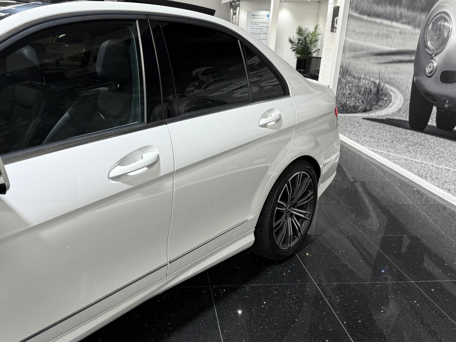 Used Mercedes-Benz C Class 2013 for sale - 76363063: Photo 28