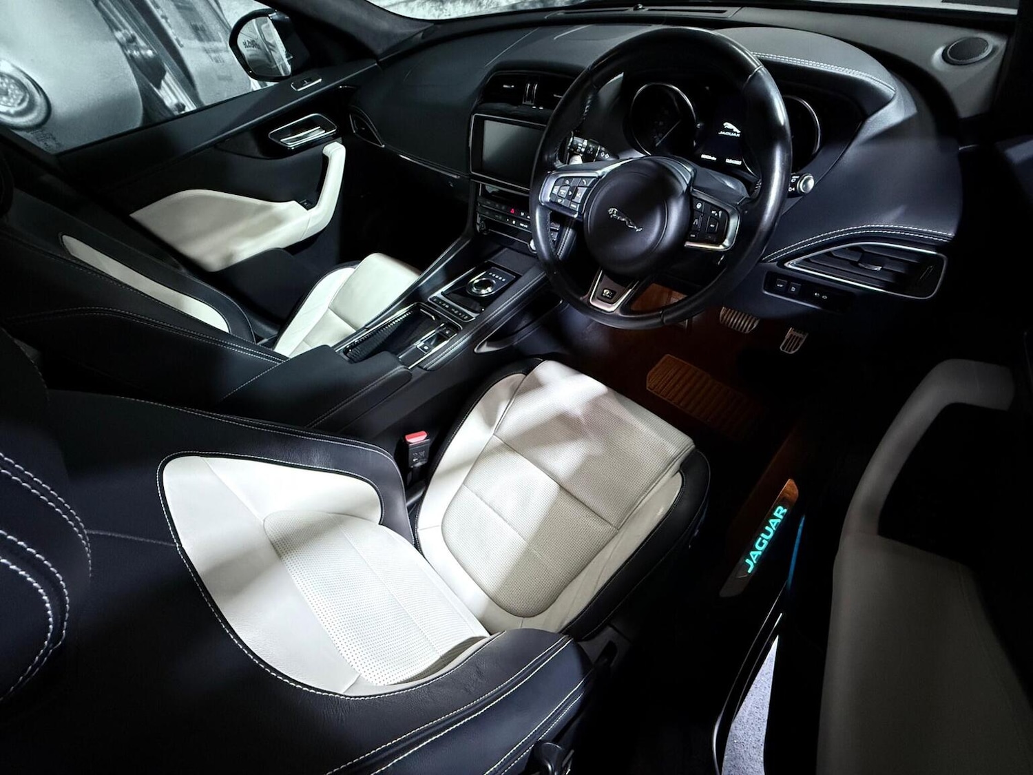 Used Jaguar F-Pace 2018 for sale - 77052980: Photo 12