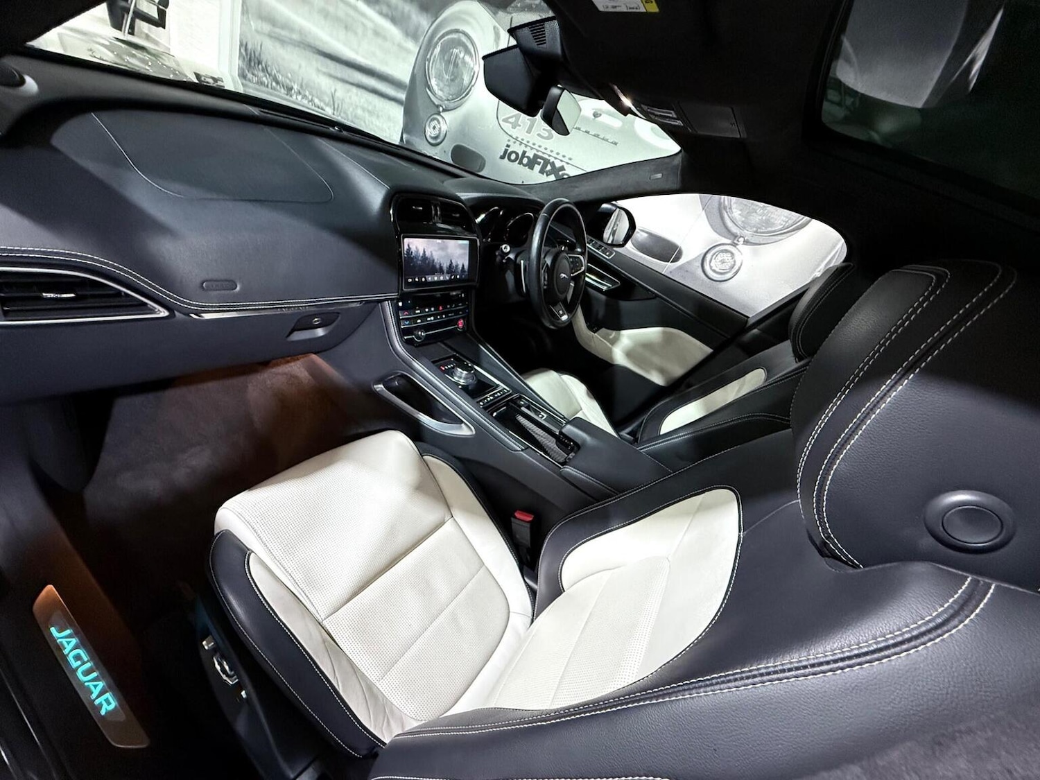 Used Jaguar F-Pace 2018 for sale - 77052980: Photo 2