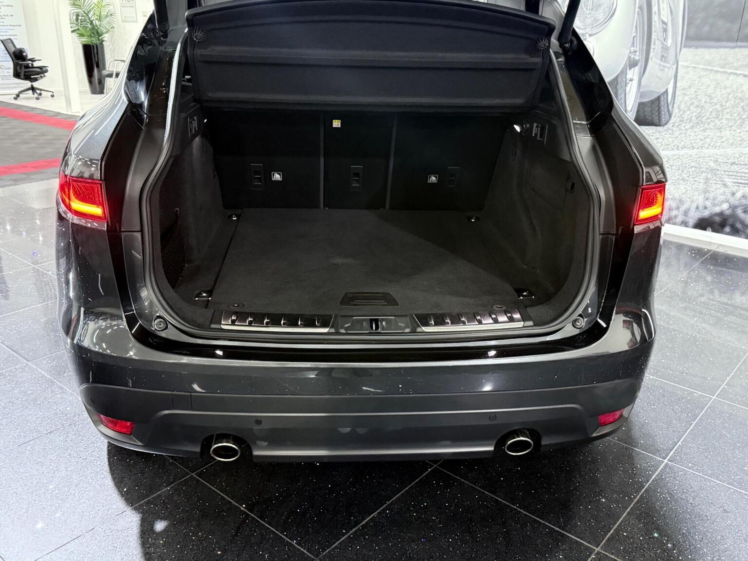 Used Jaguar F-Pace 2018 for sale - 77052980: Photo 23