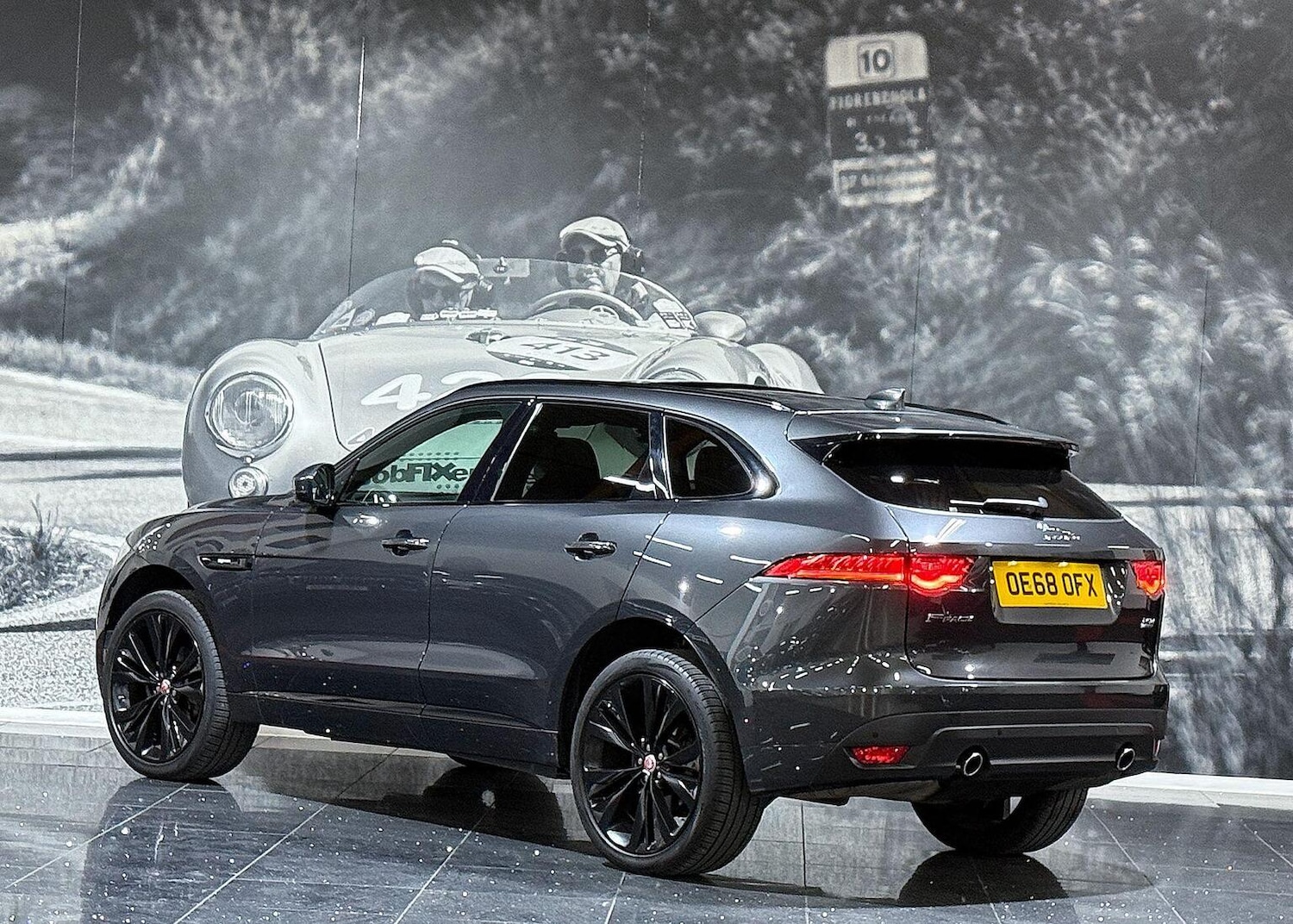 Used Jaguar F-Pace 2018 for sale - 77052980: Photo 3