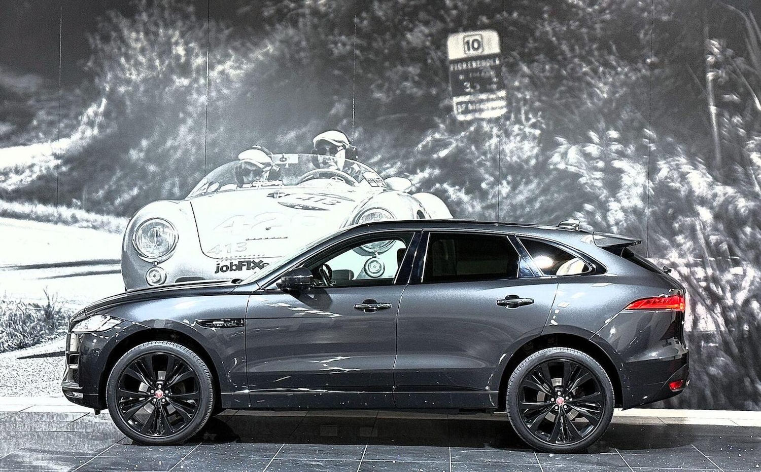 Used Jaguar F-Pace 2018 for sale - 77052980: Photo 5