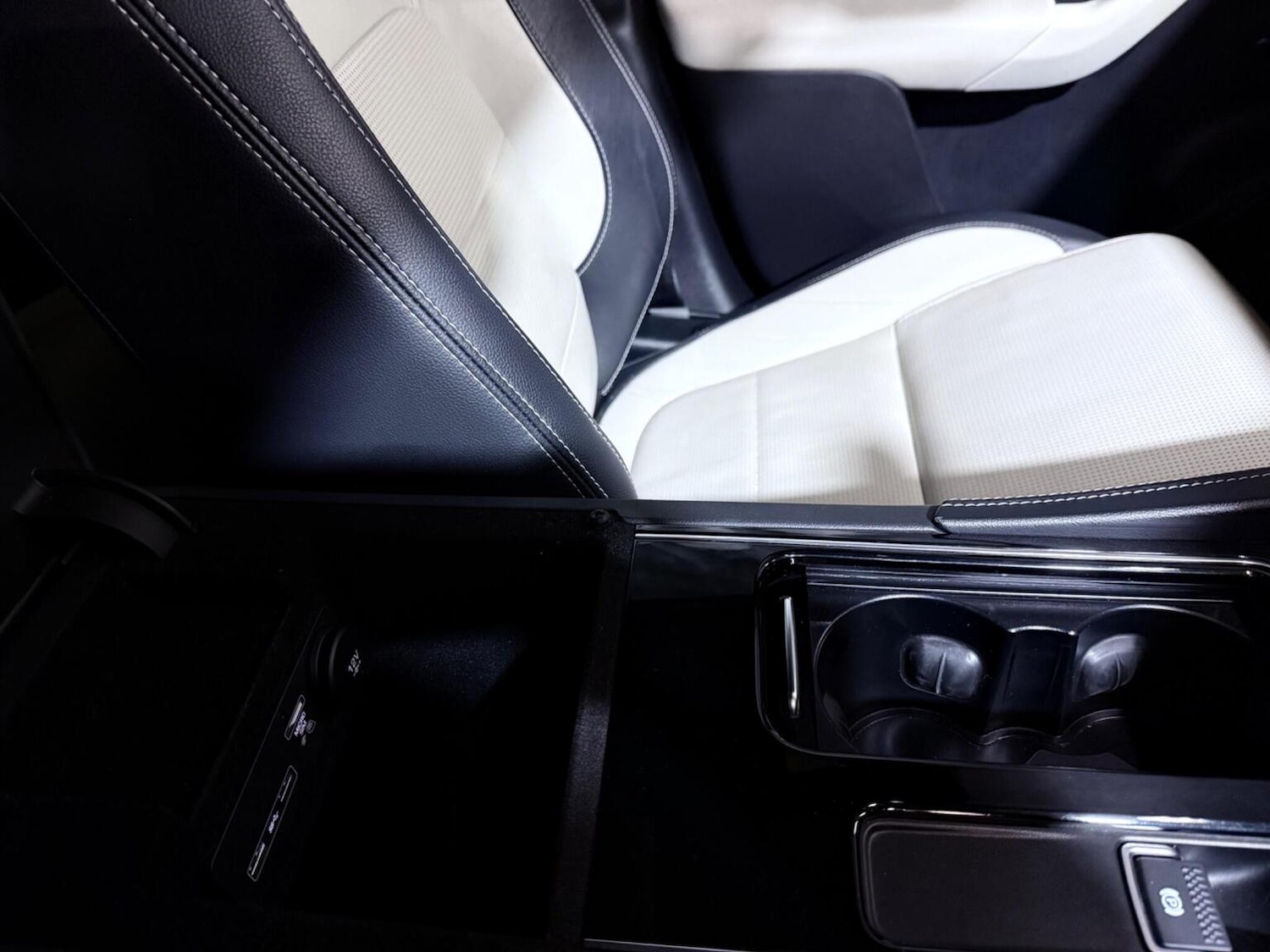 Used Jaguar F-Pace 2018 for sale - 77052980: Photo 50