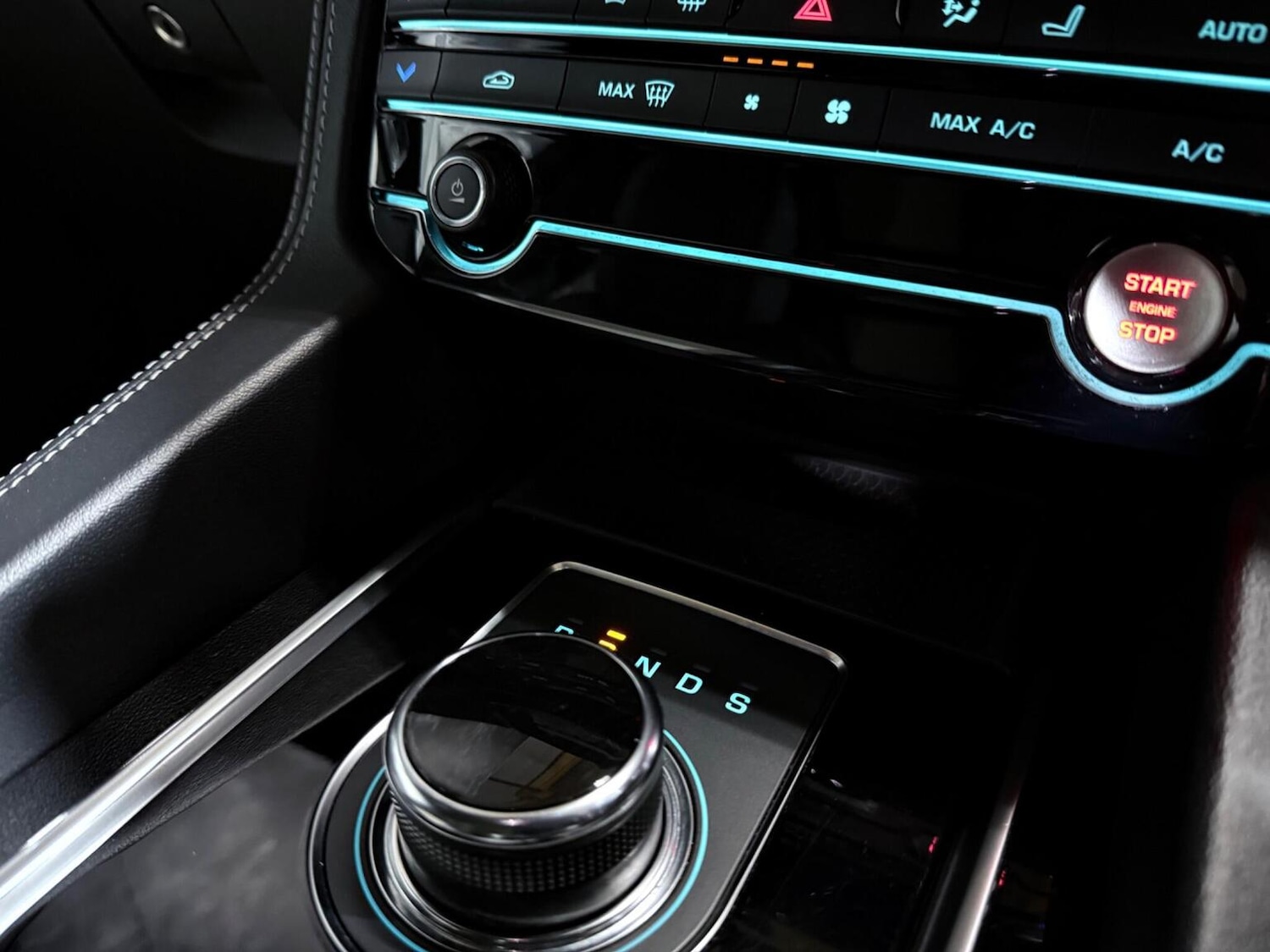 Used Jaguar F-Pace 2018 for sale - 77052980: Photo 52