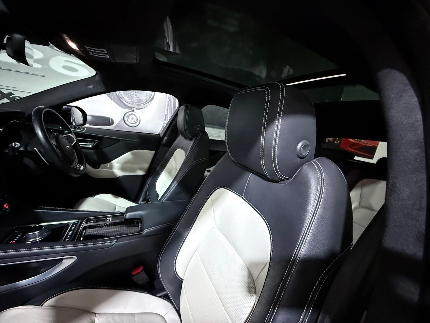 Used Jaguar F-Pace 2018 for sale - 77052980: Photo 8