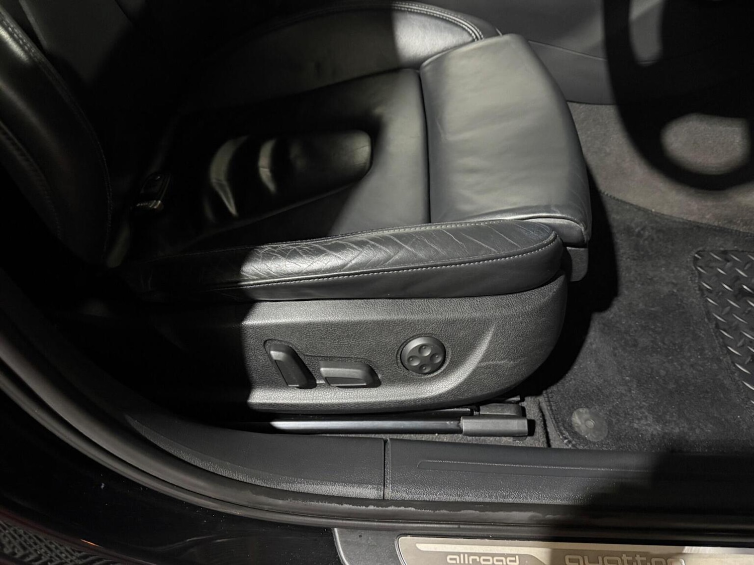 Used Audi A4 Allroad 2011 for sale - 77391904: Photo 4