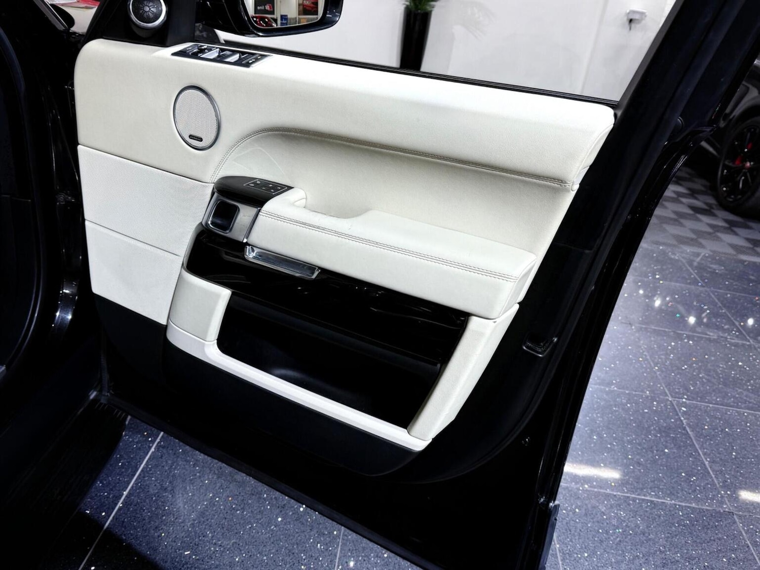 Used Land Rover Range Rover 2015 for sale - 77096953: Photo 50