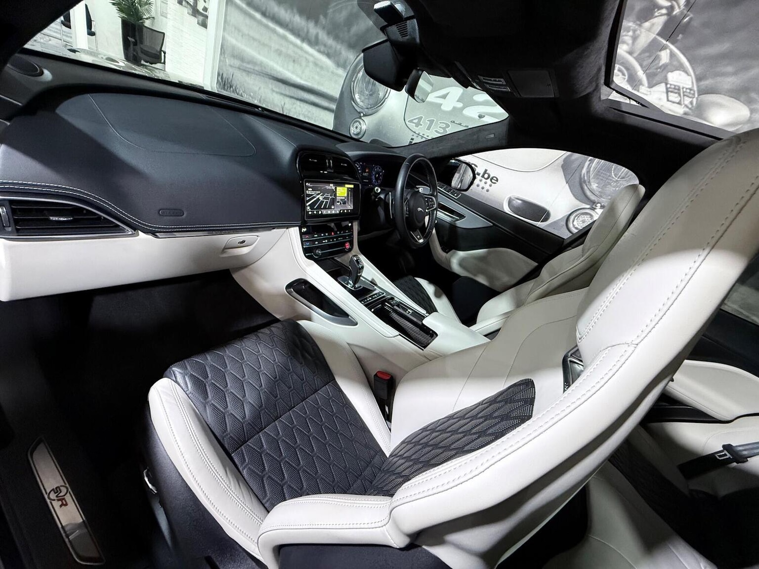 Used Jaguar F-Pace 2021 for sale - 77906421: Photo 2