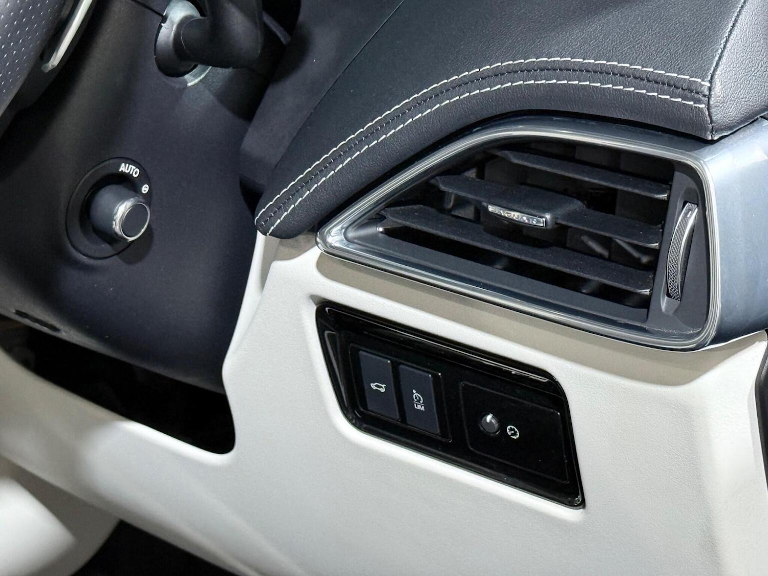 Used Jaguar F-Pace 2021 for sale - 77906421: Photo 42