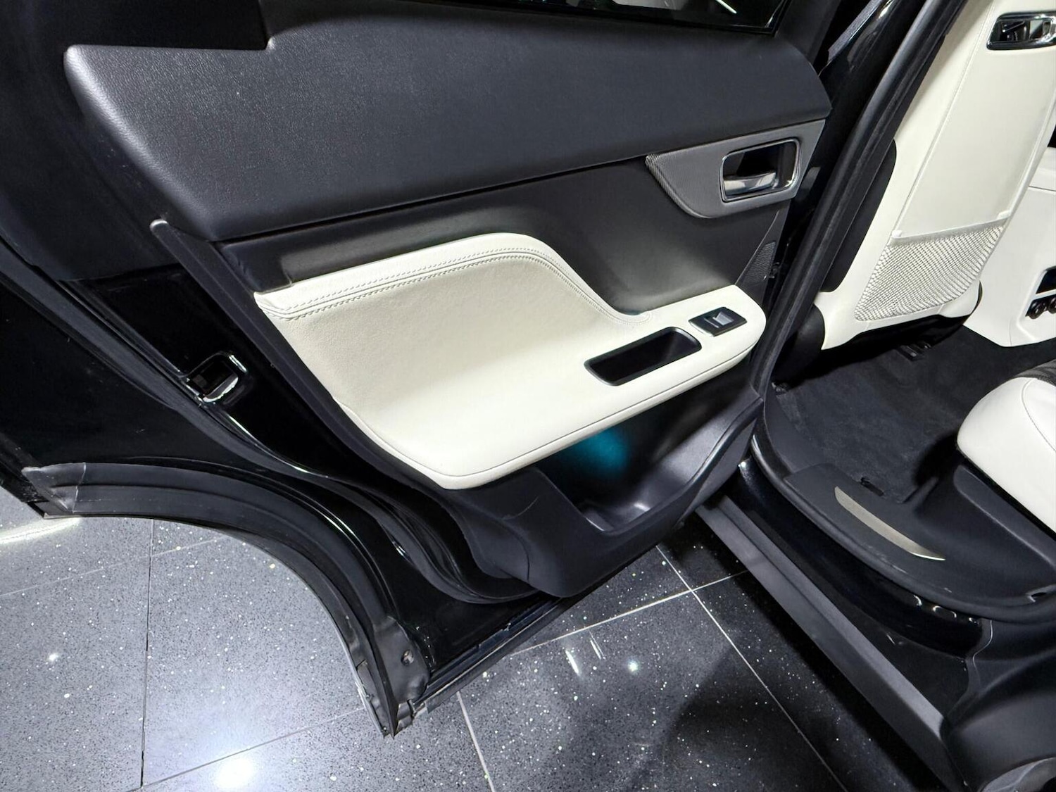 Used Jaguar F-Pace 2021 for sale - 77906421: Photo 67