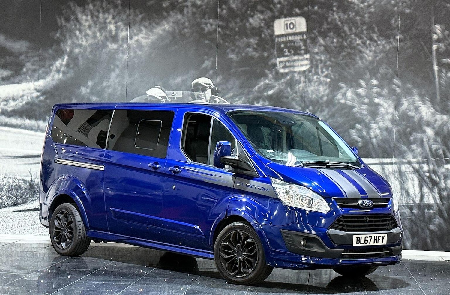 Used Ford Tourneo Custom 2017 for sale - 76369292: Photo 1