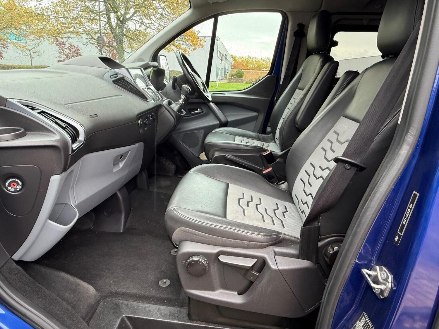 Used Ford Tourneo Custom 2017 for sale - 76369292: Photo 2