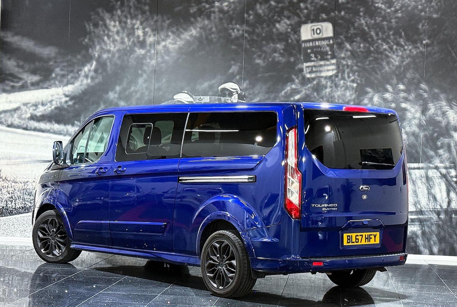 Used Ford Tourneo Custom 2017 for sale - 76369292: Photo 3