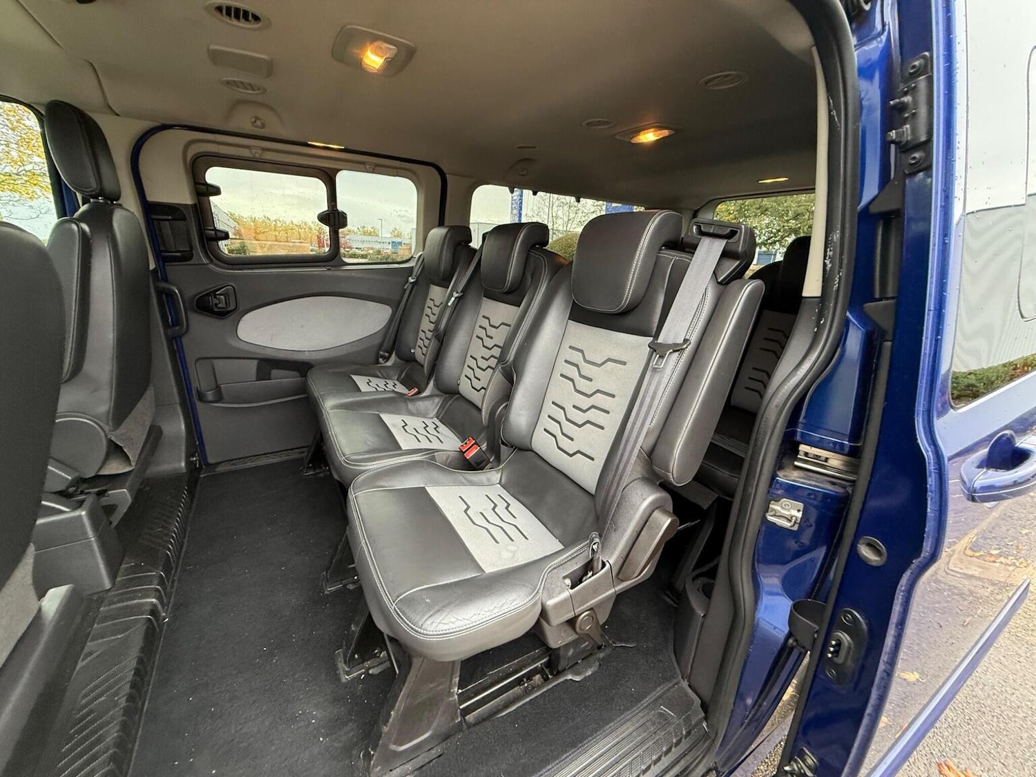 Used Ford Tourneo Custom 2017 for sale - 76369292: Photo 4