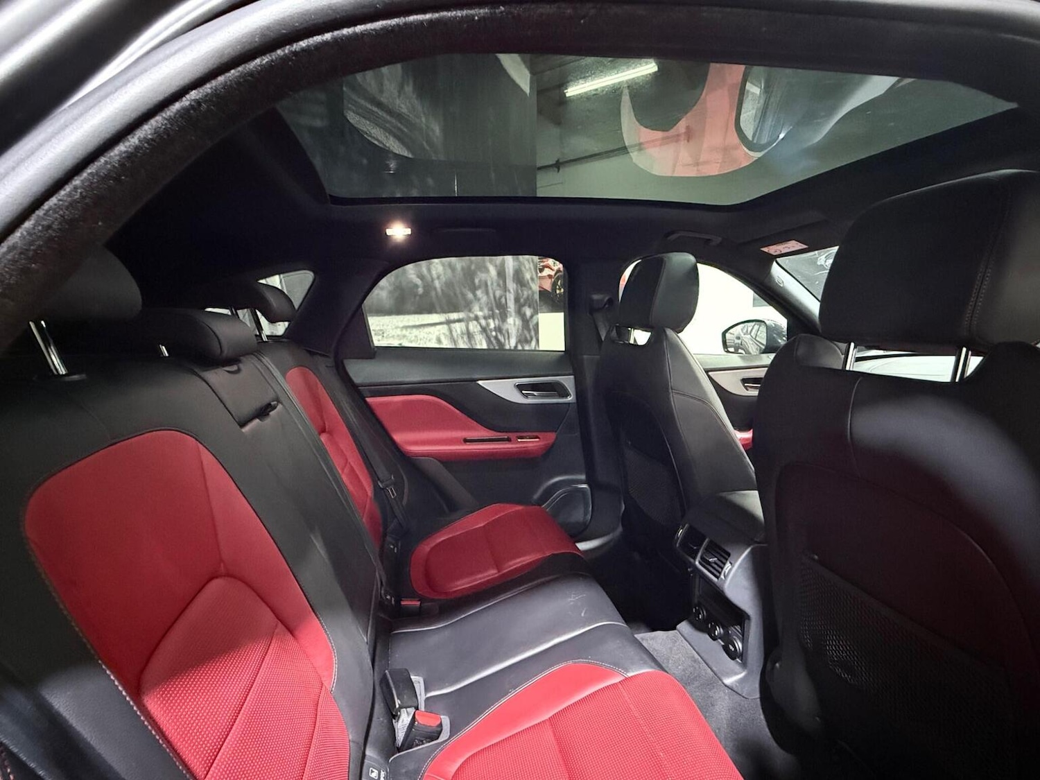 Used Jaguar F-Pace 2018 for sale - 76391462: Photo 5