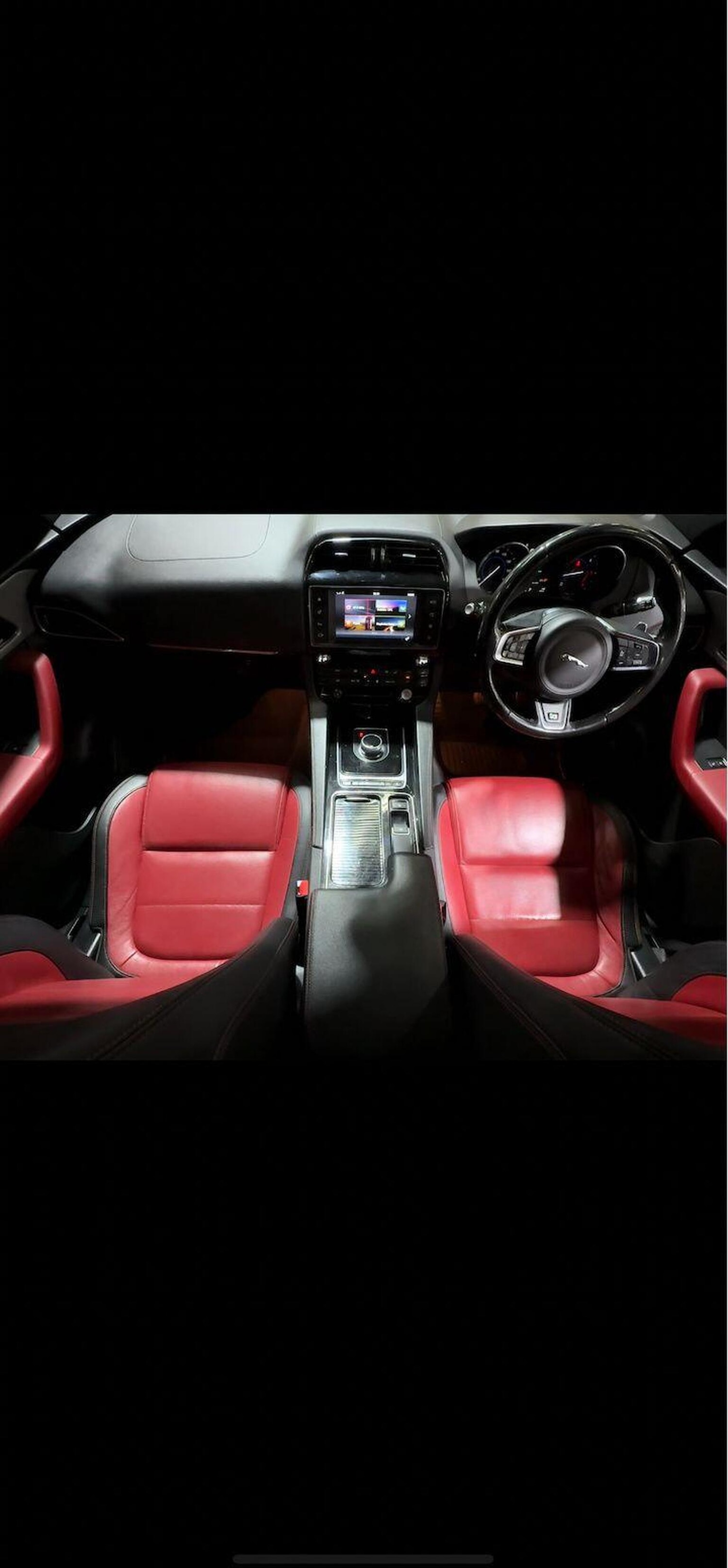 Used Jaguar F-Pace 2018 for sale - 76391462: Photo 6