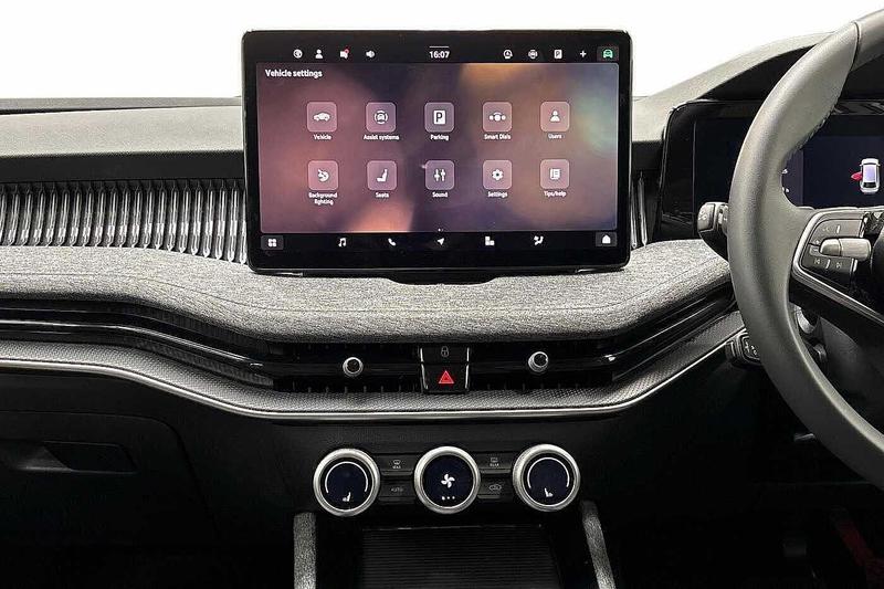 Used Skoda Superb 2025 for sale - 76718917: Photo 12