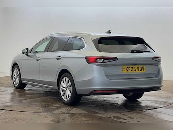 Used Skoda Superb 2025 for sale - 76718917: Photo