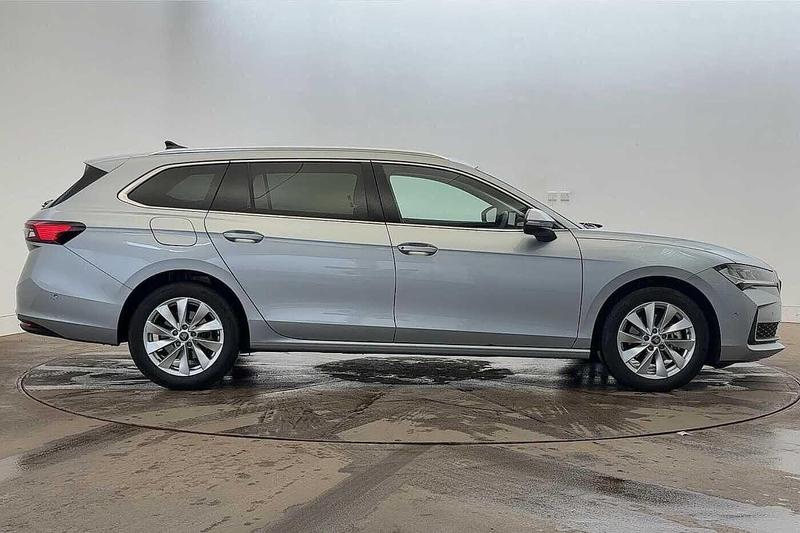 Used Skoda Superb 2025 for sale - 76718917: Photo 4