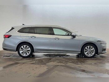 Used Skoda Superb 2025 for sale - 76718917: Photo