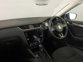 Used Skoda Octavia 2020 for sale - 76234823: Photo 2