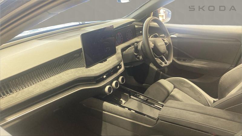 Used Skoda Superb 2025 for sale - 76252388: Photo 3