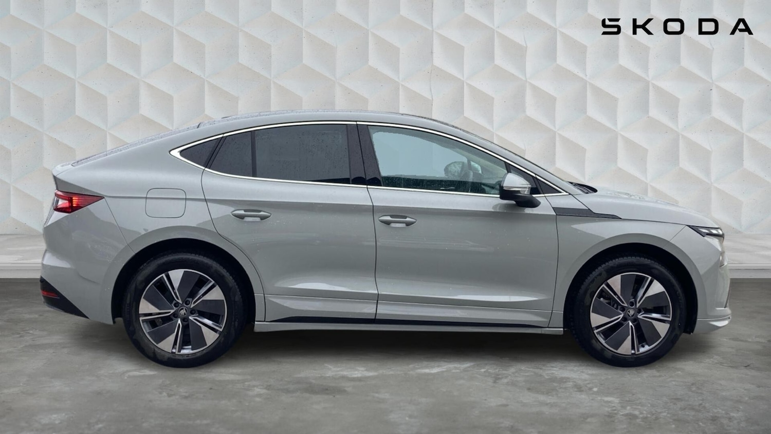 Used Skoda Enyaq 2025 for sale - 77602170: Photo 4