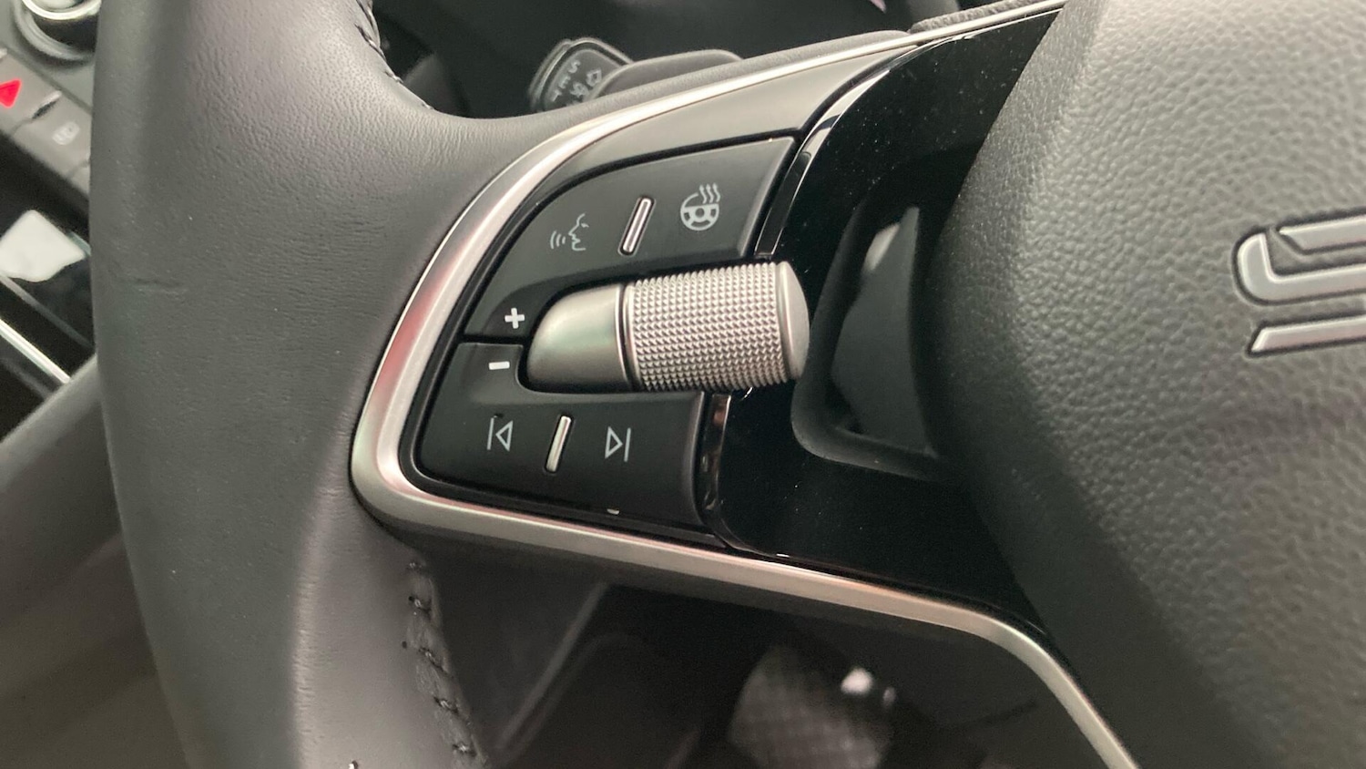 Used Skoda Karoq 2026 for sale - 77691021: Photo 9