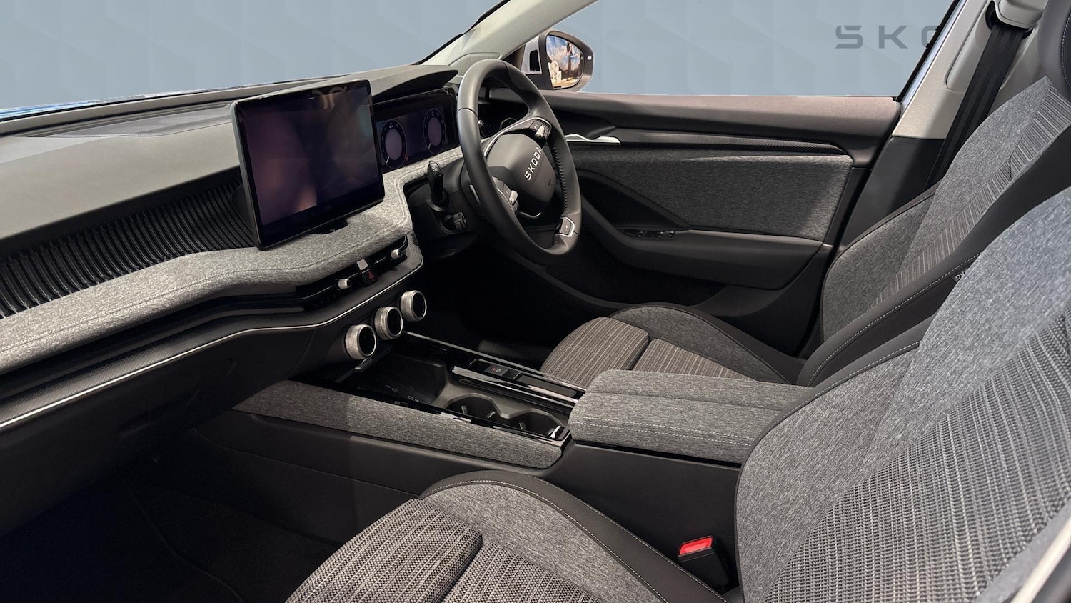 Used Skoda Superb 2025 for sale - 77505091: Photo 2