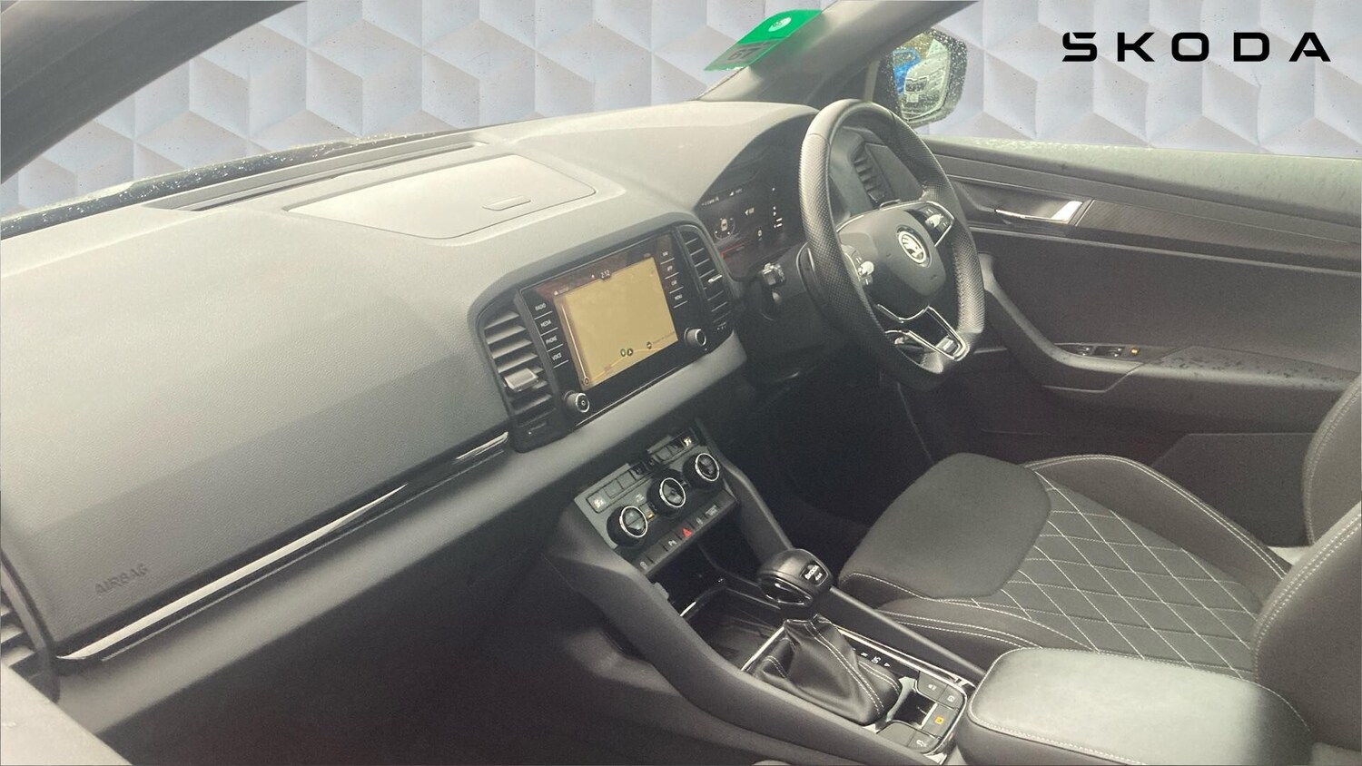 Used Skoda Karoq 2023 for sale - 77602174: Photo 2